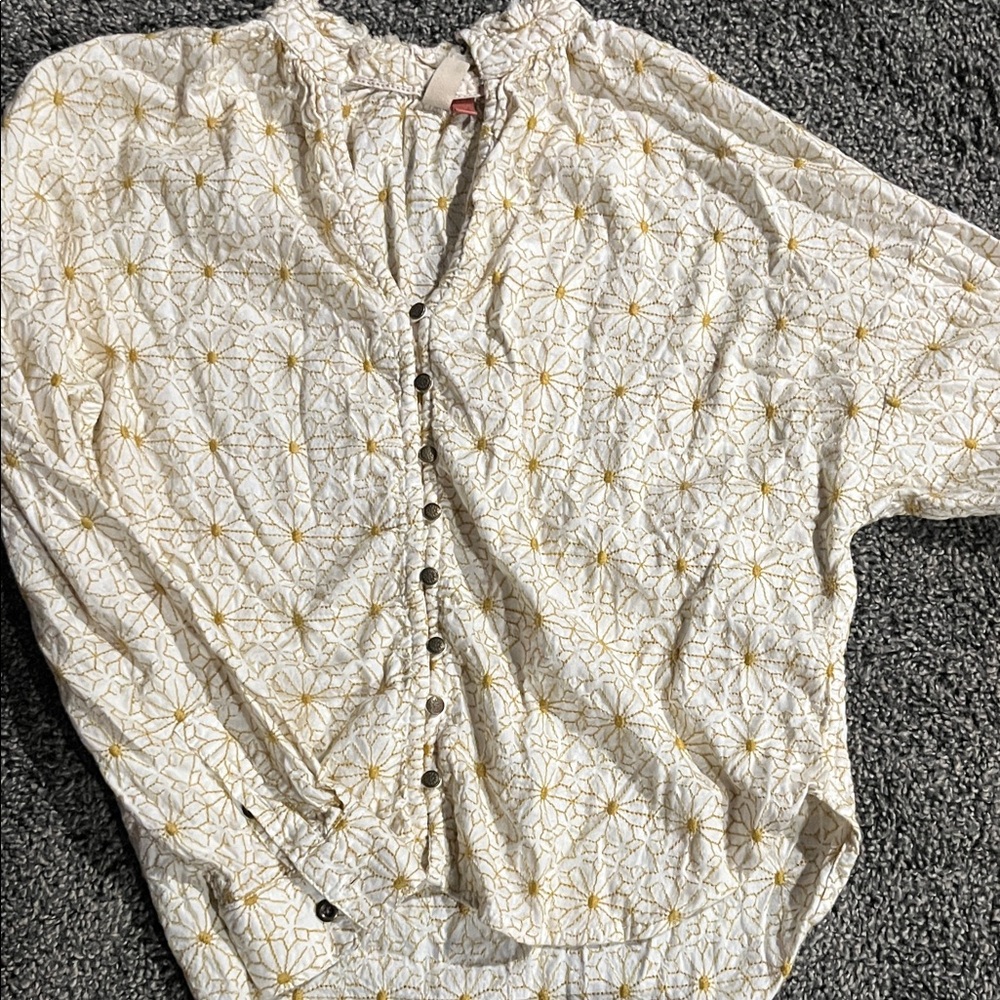 Pilcro White and Gold Blouse